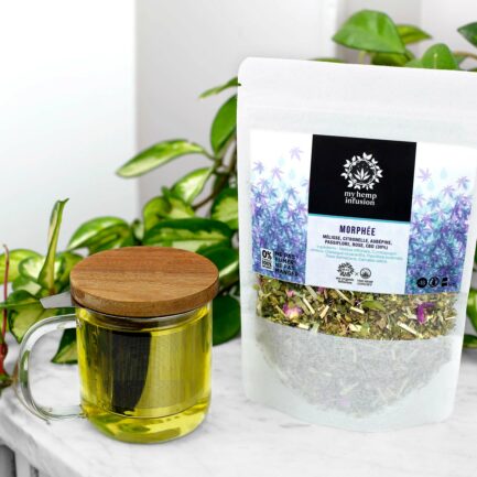 Infusion Morphée au CBD dans une tasse infusée