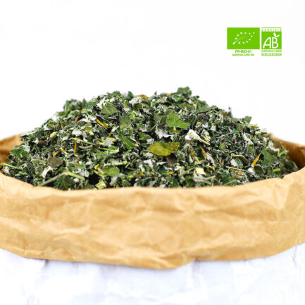 Packshot feuilles de framboisier bio pour infusion origine europe