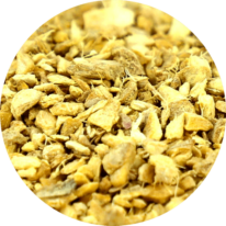 zoom sur la racine de gingembre coupée en morceaux