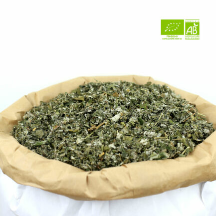 Découvrez nos feuilles coupées de Framboisier bio de haute qualité pour créer votre infusion de feuilles de Framboisier bio fait maison.