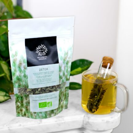 l'infuseur en verre et l'infusion détox