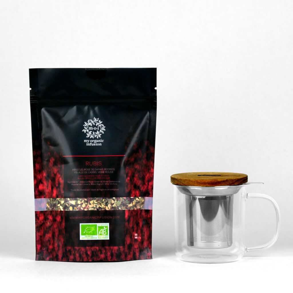 packshot de l'infusion Rubis et de son mug infuseur inclus de 300ml