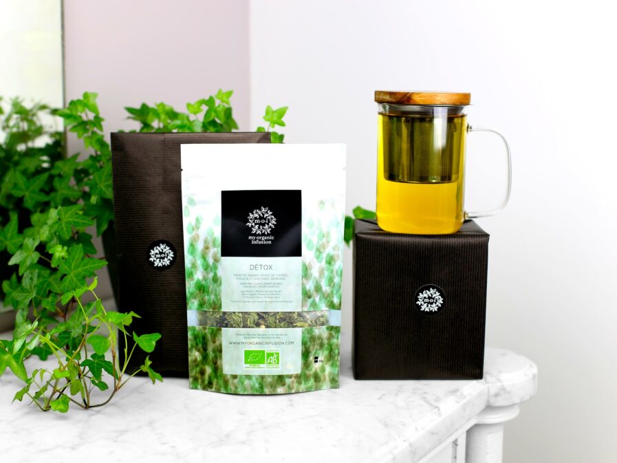 Infusion Détox en vrac bio avec son mug infuseur et son paquet cadeau