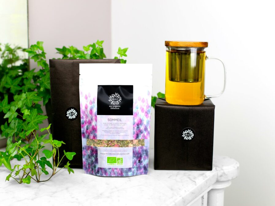 Infusion Sommeil bio en vrac avec un mug infuseur et son paquet cadeau