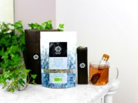 l'infuseur en verre et l'infusion Relaxation et son paquet cadeau