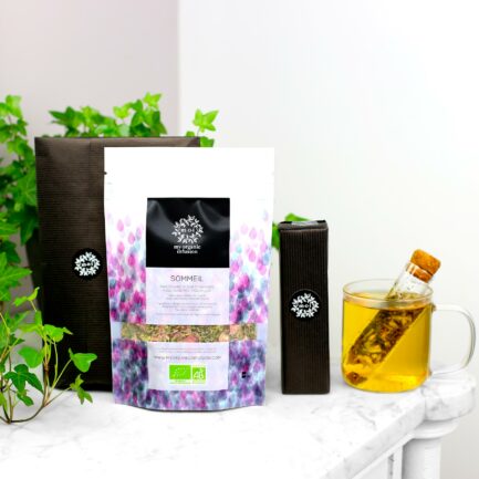 l'infuseur en verre et l'infusion Sommeil et son paquet cadeau