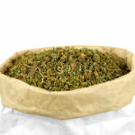 Photo des fleurs et feuilles de CBD à infuser