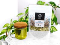Infusion au CBD Sunrise dans une tasse sur une table