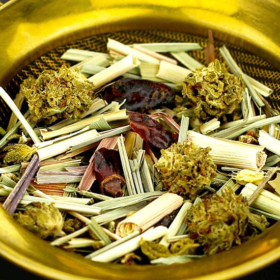 zoom sur la composition des plantes de l'infusion au cbd sunrise